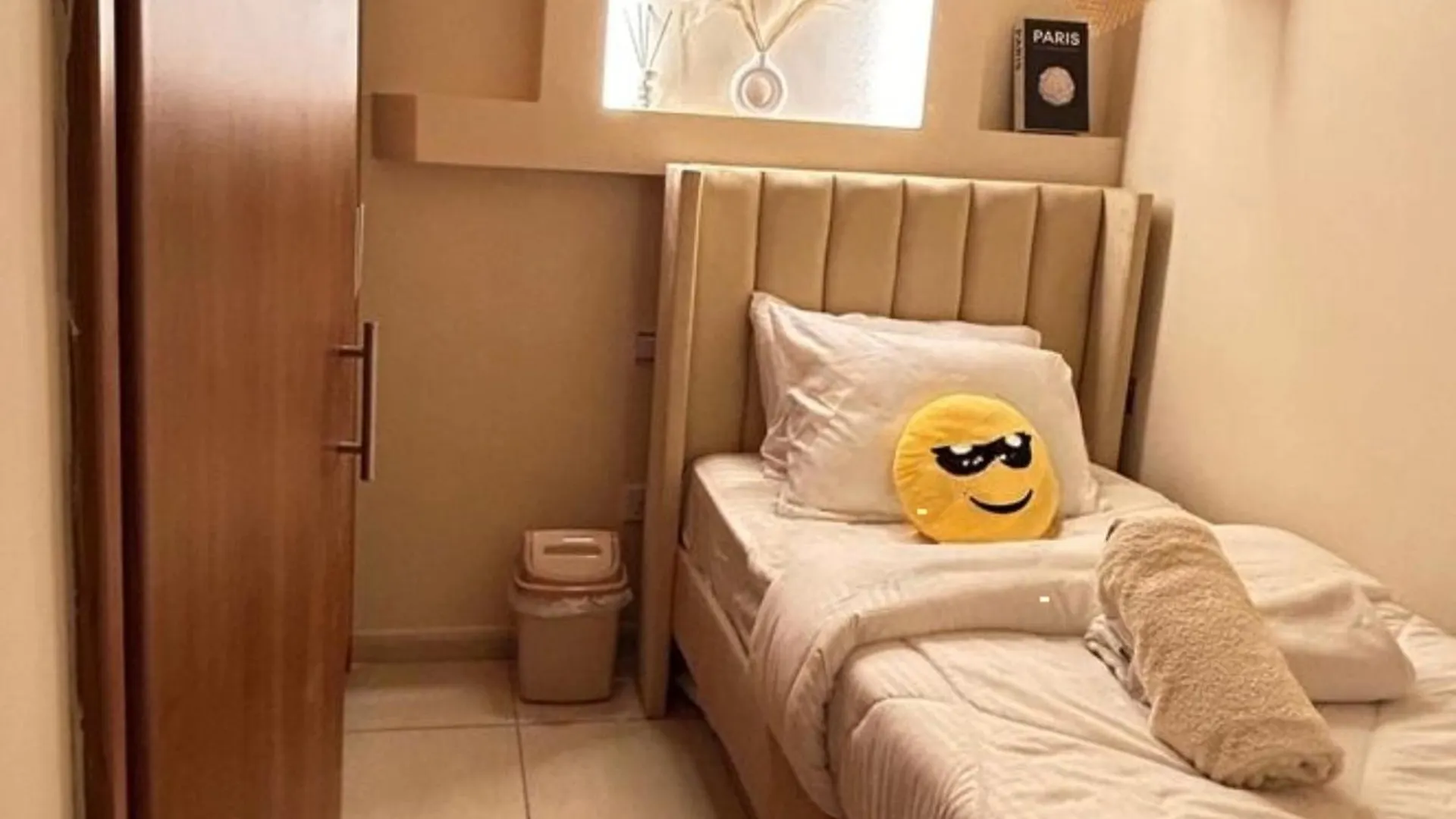 Adaz Home Дубай Капсульный отель